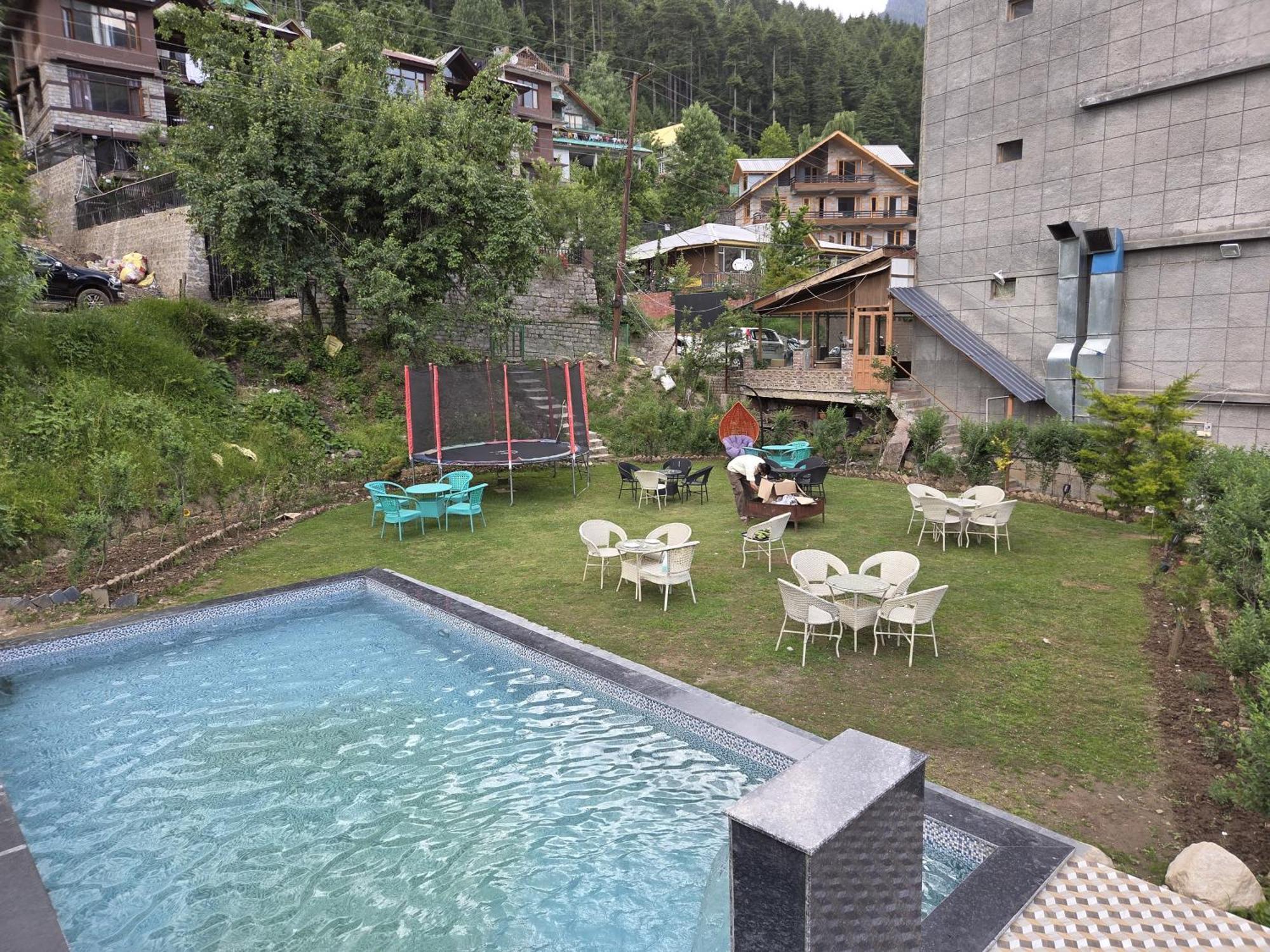 Smuggler Resort Manāli Exteriör bild